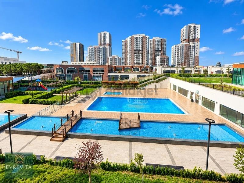 Flora'da Çift Cephe Şerefiyeli Satılık 3+1