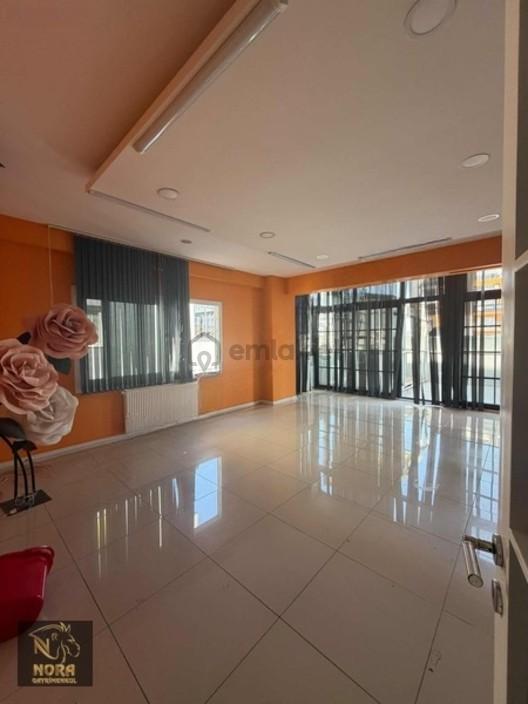 Ünv Caddesinde Geniş 3+1 Kiralık Ofis - 7