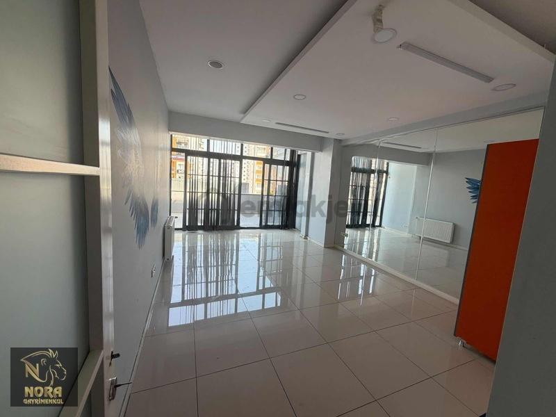 Ünv Caddesinde Geniş 3+1 Kiralık Ofis - 6