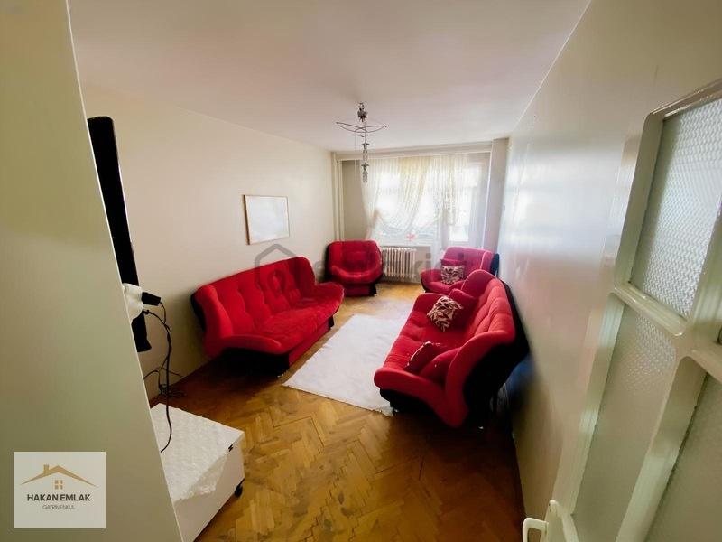 Hakan Emlak'tan Bahçelievler'de 3+1 Geniş Satılık Daire - 2