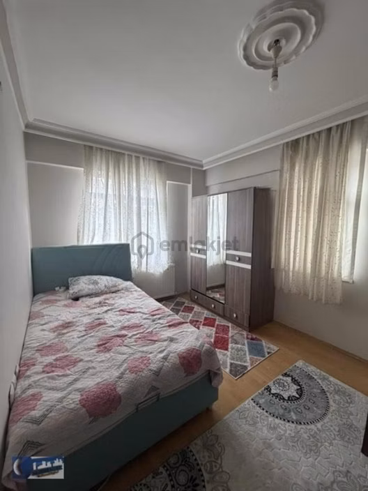 Sezer Emlaktan Kışlada Ucuz Daire - 10