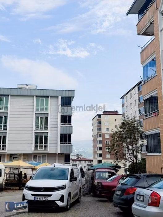 Sezer Emlaktan Kışlada Ucuz Daire - 3