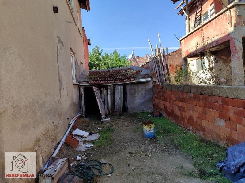 Yenice Mahallenin Komple 2 Katlı Bina - 11
