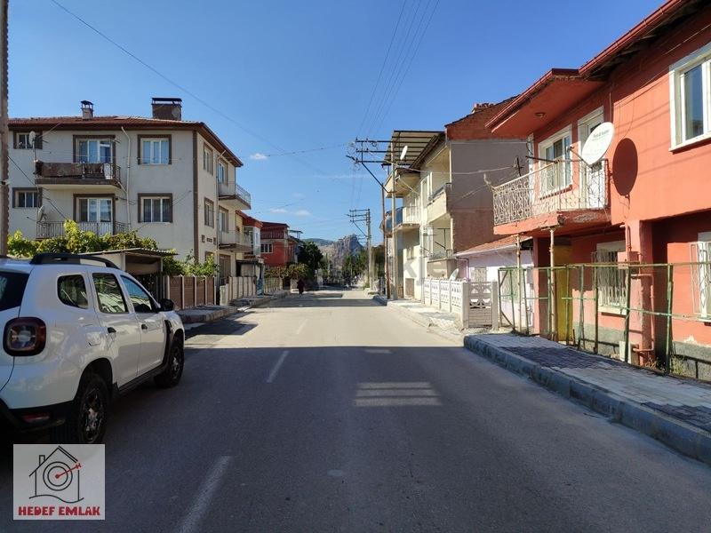 Yenice Mahallenin Komple 2 Katlı Bina - 3