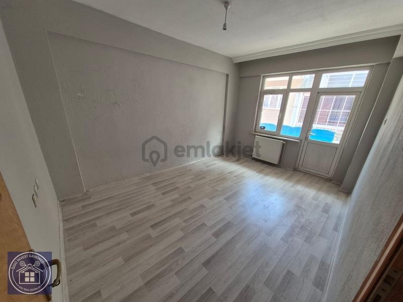 Yunus Emre Mah.cadde Üstü Satılık 3+1 Daire