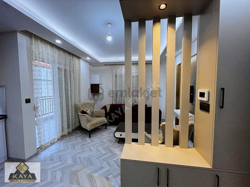 Lüks Eşyalı Önü Açık Katta 1+1 - 18