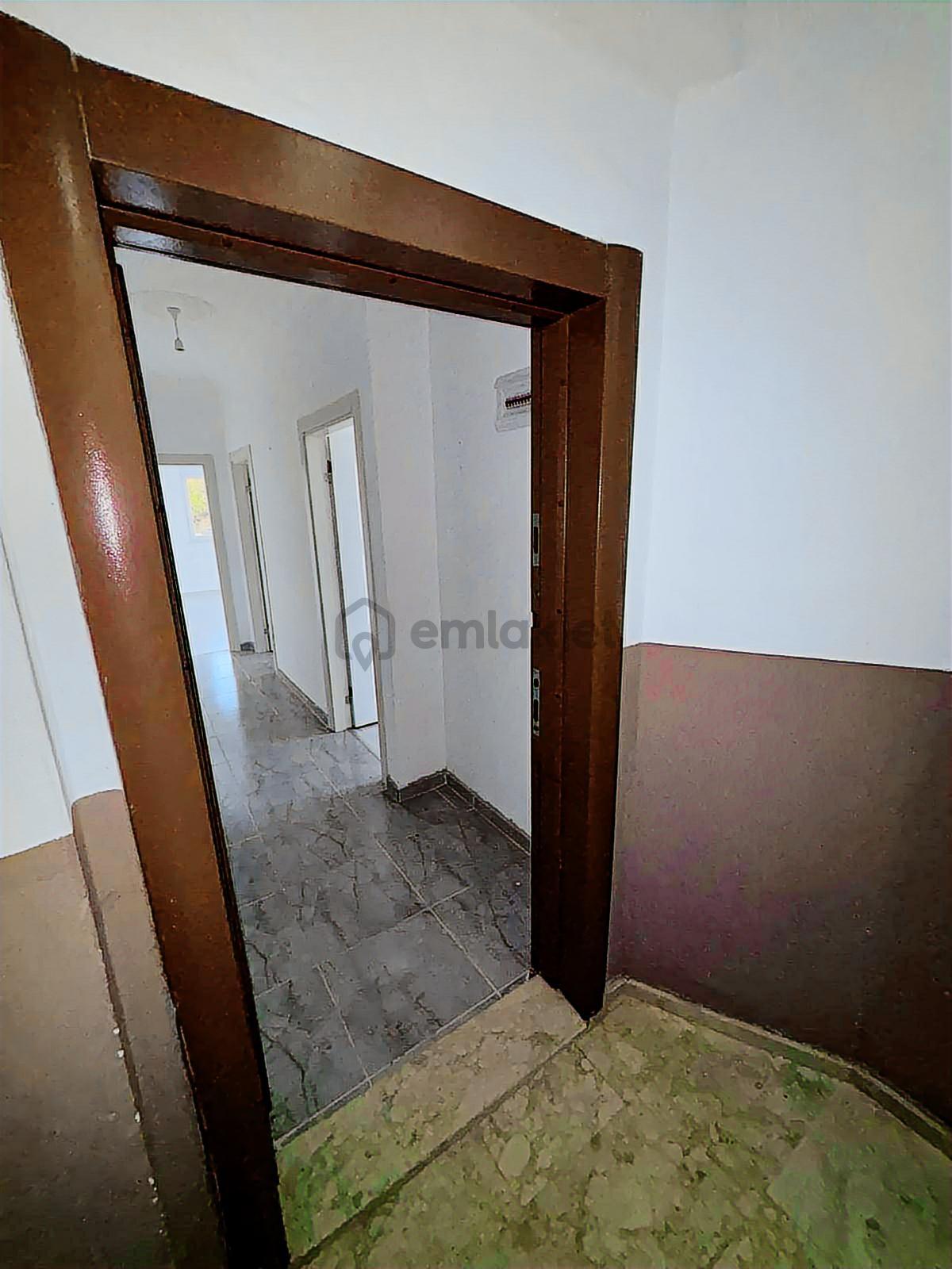 Usta Gayrimenkul'den Satılık Temiz 2+1 Daire - 2
