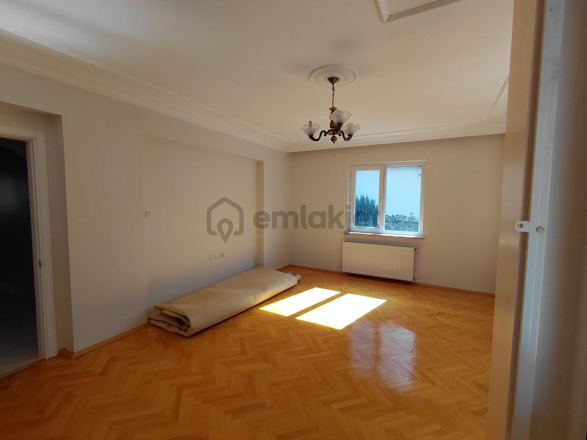 Beşevler 3 Katlı Apartmanda Satılık Bakımlı 3+1 Daire - 14