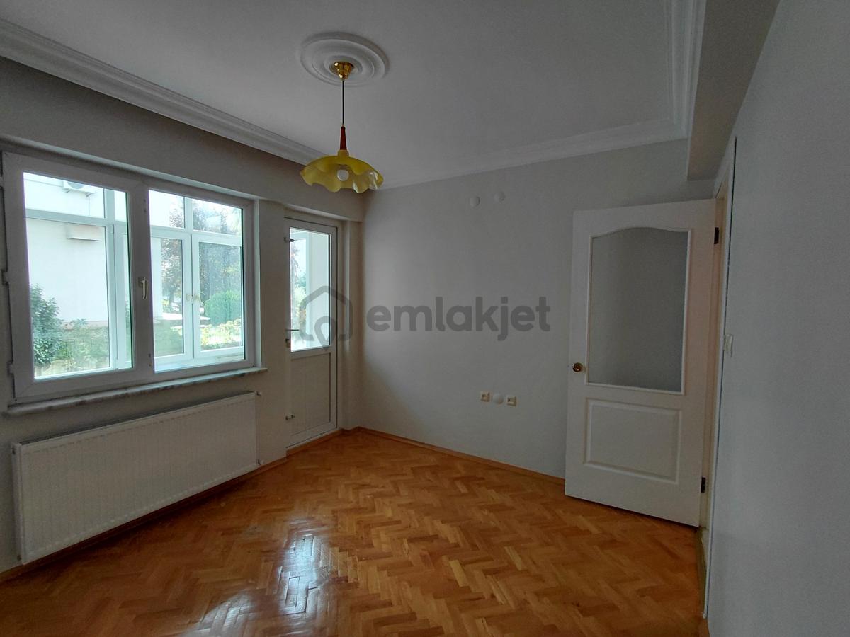 Beşevler 3 Katlı Apartmanda Satılık Bakımlı 3+1 Daire - 16