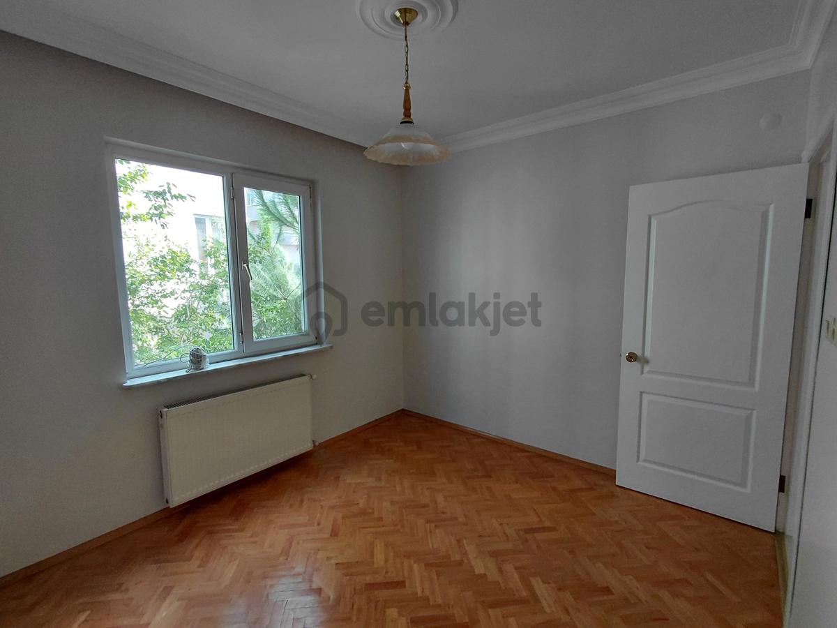 Beşevler 3 Katlı Apartmanda Satılık Bakımlı 3+1 Daire - 24