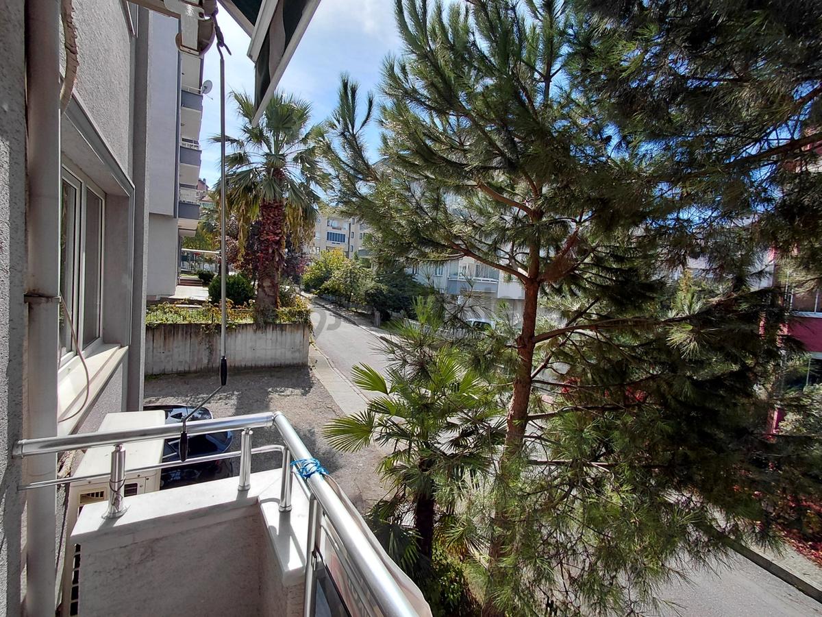 Beşevler 3 Katlı Apartmanda Satılık Bakımlı 3+1 Daire - 9