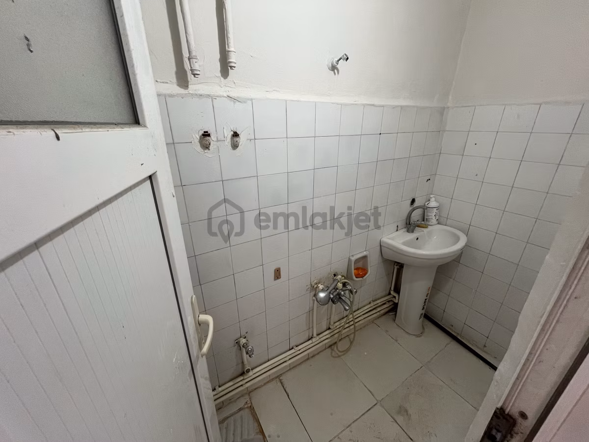 Gültepe'de Caddeye Yakın,1+1,boyalı,balkonlu,ara Kat Daire - 14