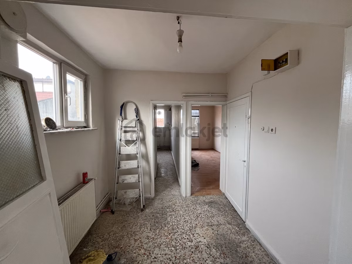 Gültepe'de Caddeye Yakın,1+1,boyalı,balkonlu,ara Kat Daire - 9