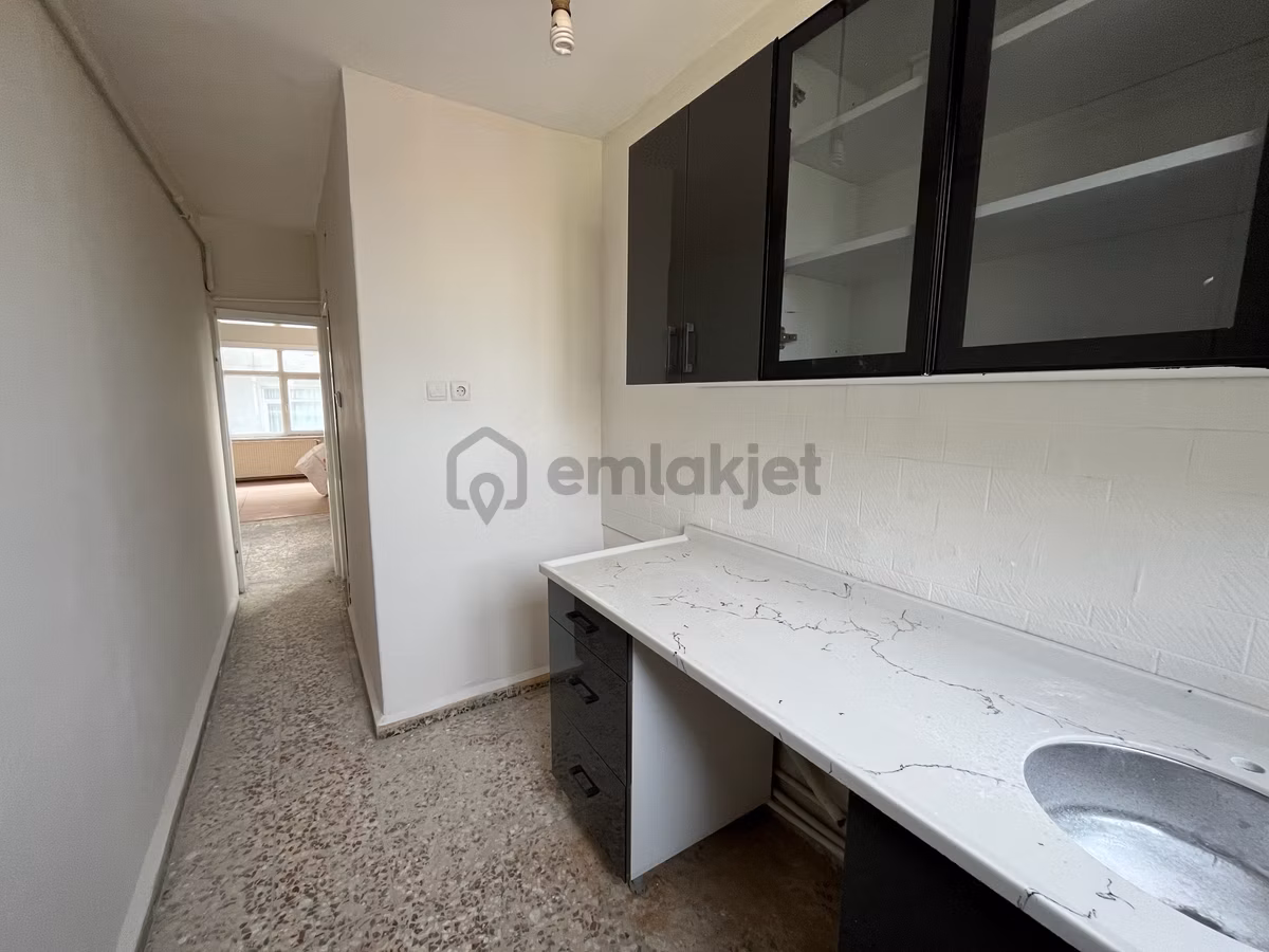 Gültepe'de Caddeye Yakın,1+1,boyalı,balkonlu,ara Kat Daire - 13
