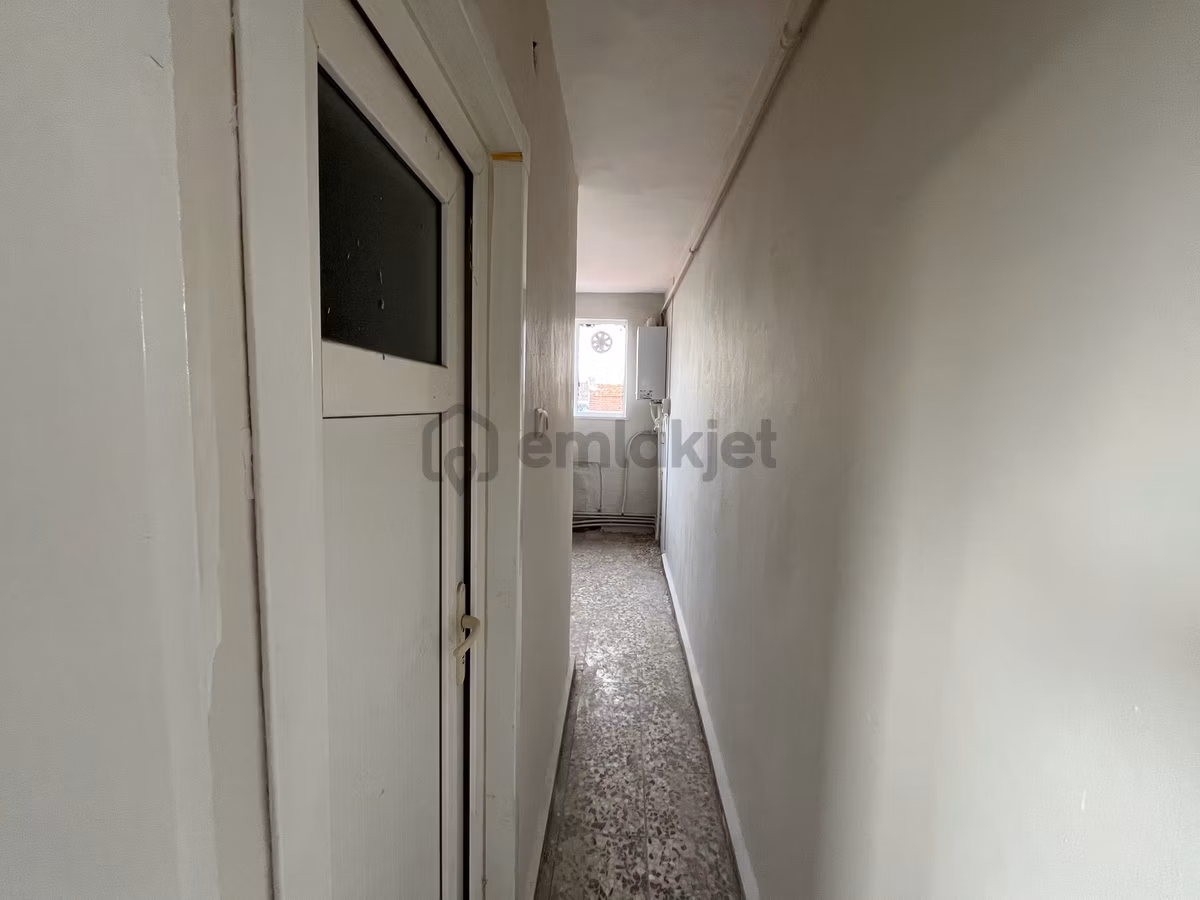 Gültepe'de Caddeye Yakın,1+1,boyalı,balkonlu,ara Kat Daire - 11
