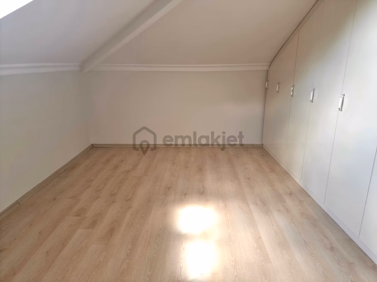 Güzeltepe Mahallesinde Kiralık Çatı Katı Daire - 9