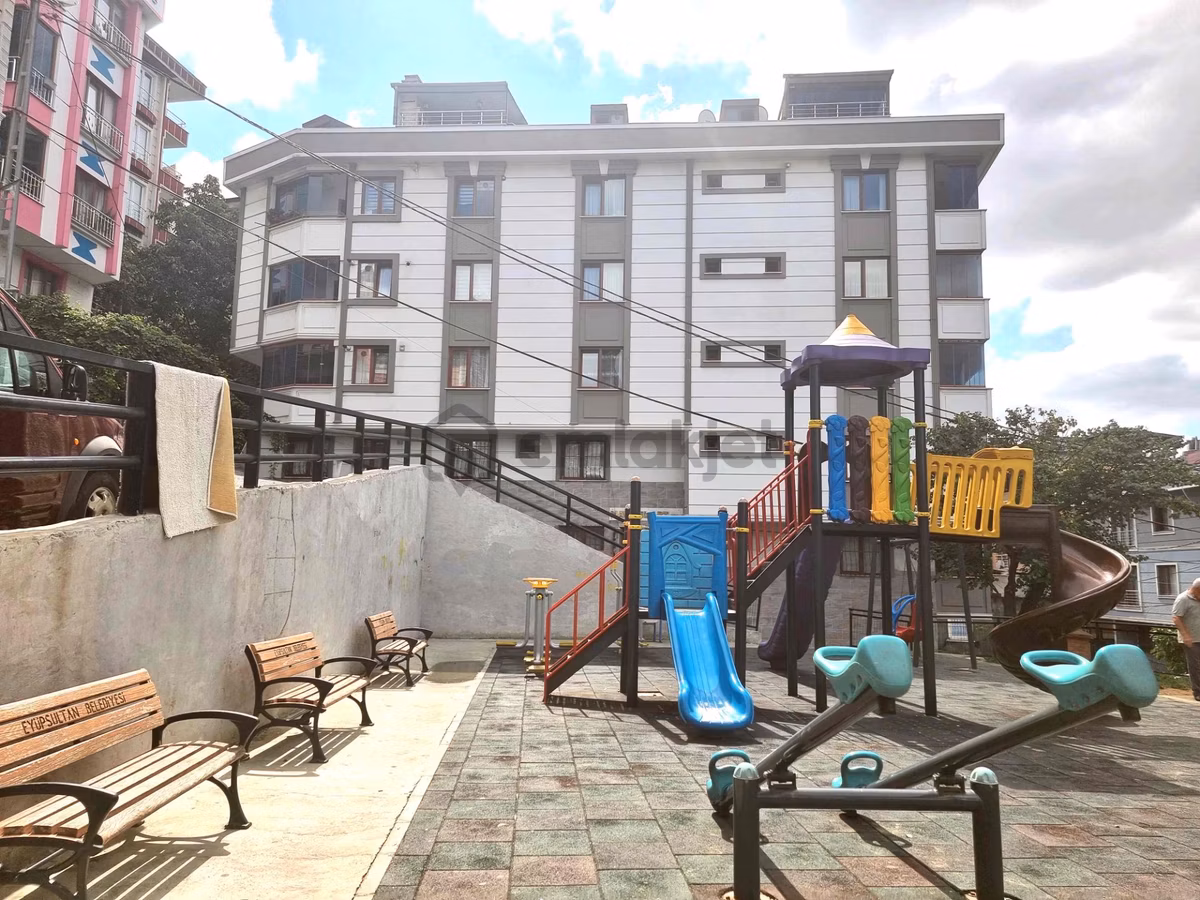 Güzeltepe Mahallesinde Kiralık Çatı Katı Daire
