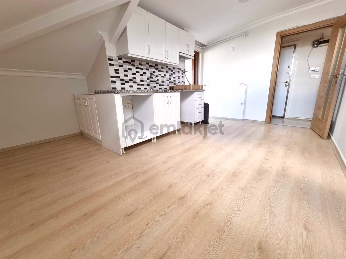 Güzeltepe Mahallesinde Kiralık Çatı Katı Daire - 11