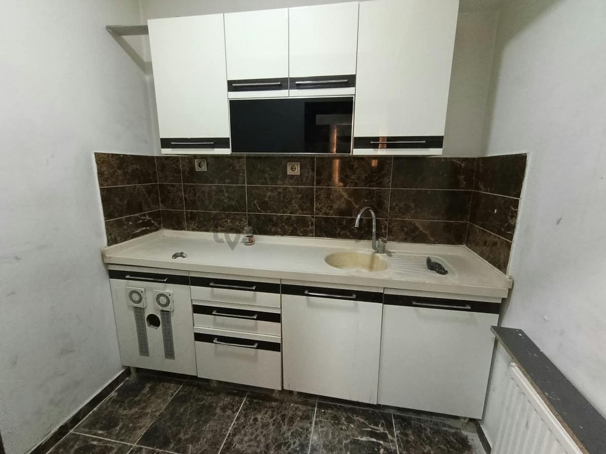 Şehir Merkezi Millet Caddesinde Satılık 7+1 Ofis - 30