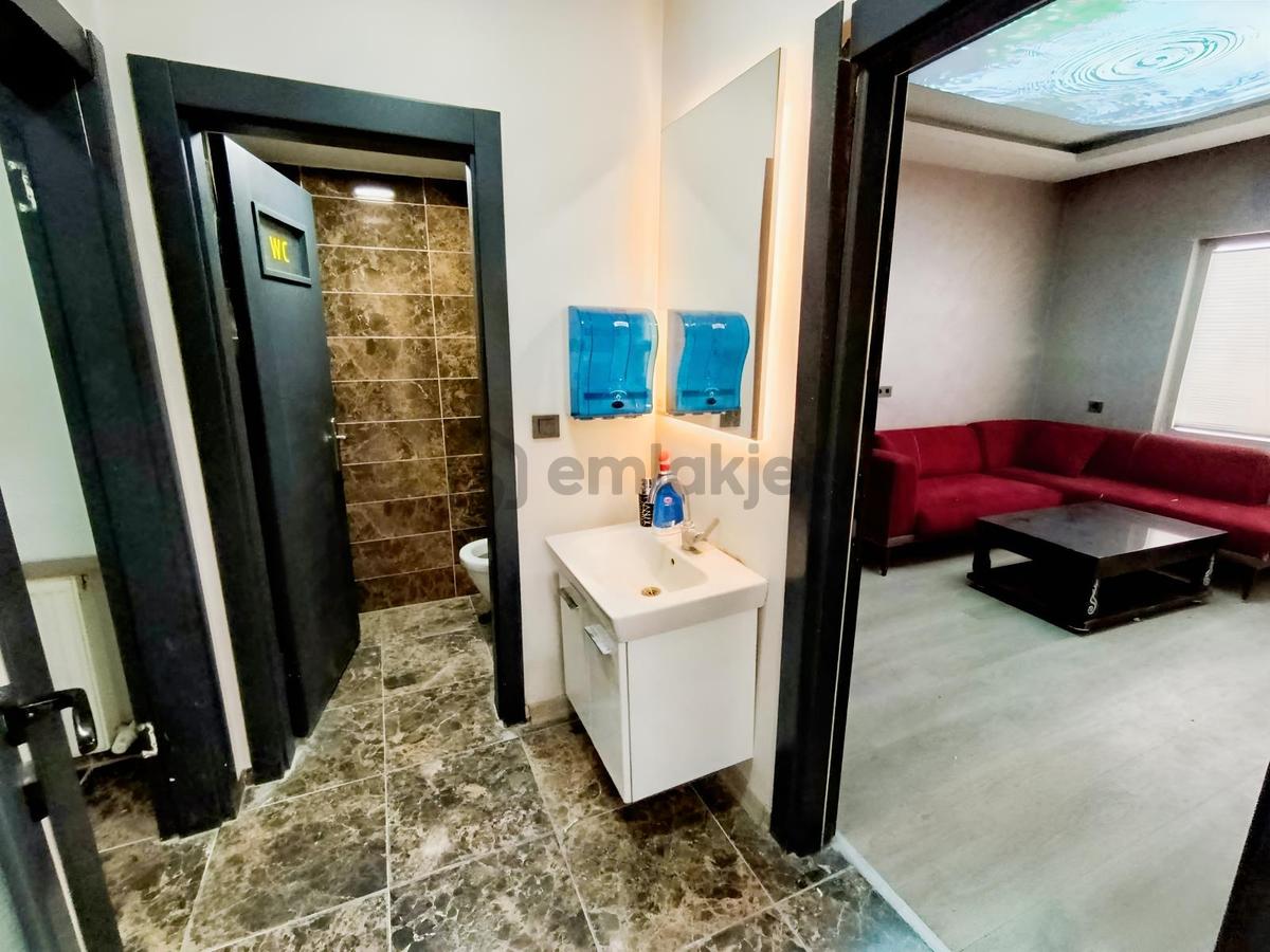 Şehir Merkezi Millet Caddesinde Satılık 7+1 Ofis - 27