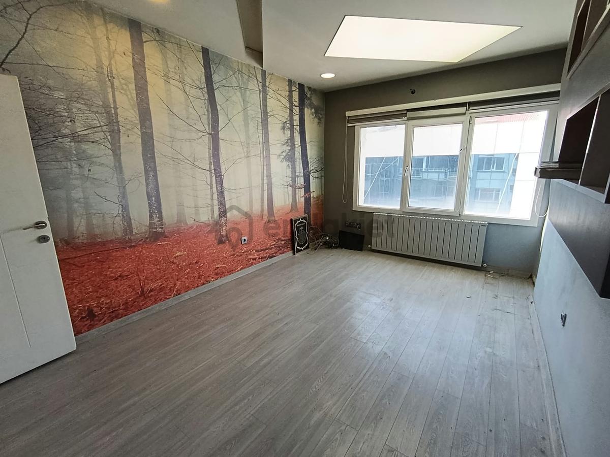Şehir Merkezi Millet Caddesinde Satılık 7+1 Ofis - 11