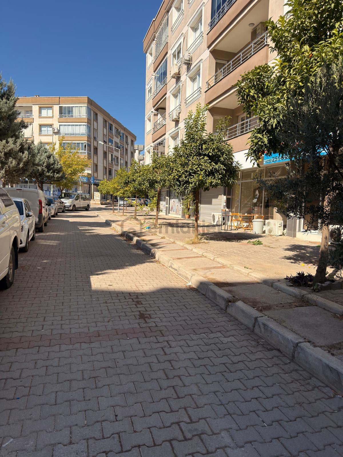 Gaziemir Atıfbeyde Satılık 60 M2 İş Yeri - 3