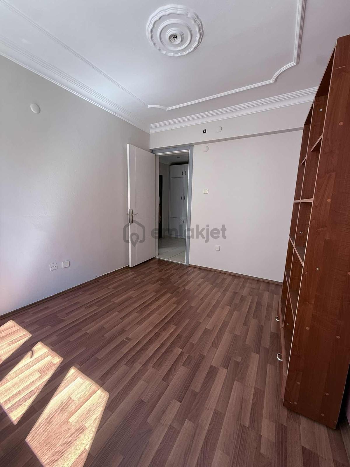 Mehmetçik Cadde Üstü Ferah 4+1 Kiralık Arakat Daire - 21