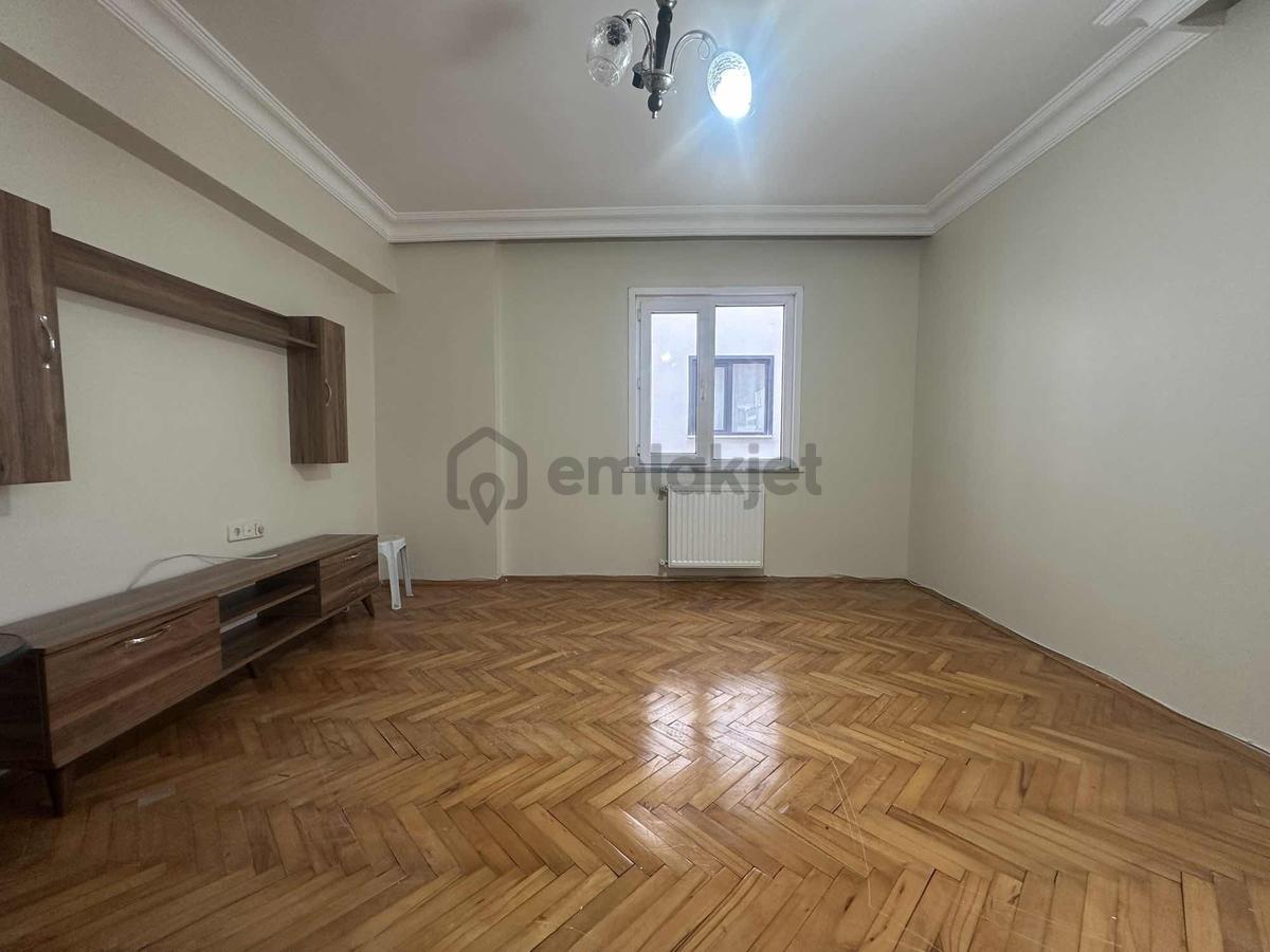 Atatürk Mahallesinde 85m2 Ara Kat 2+1 Kiralık Daire - 3