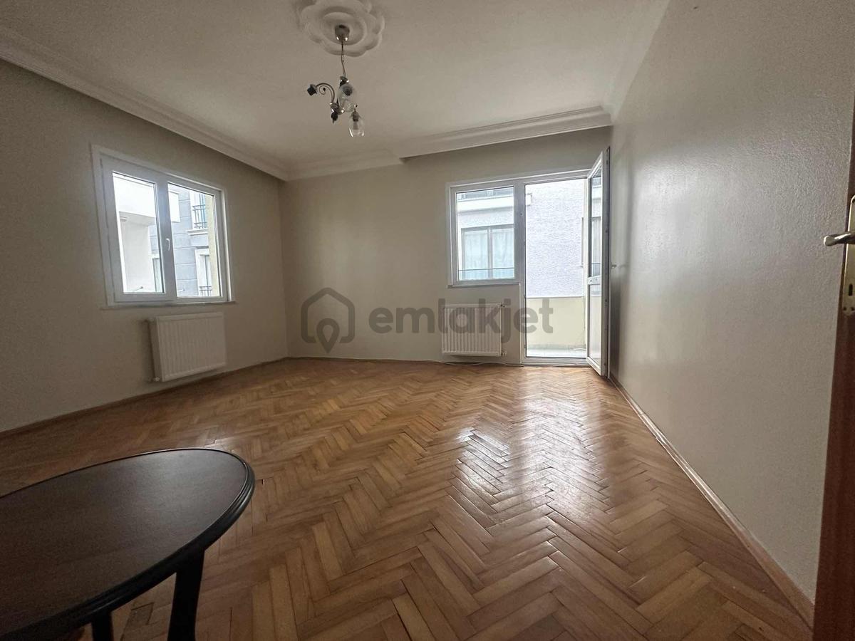 Atatürk Mahallesinde 85m2 Ara Kat 2+1 Kiralık Daire - 2