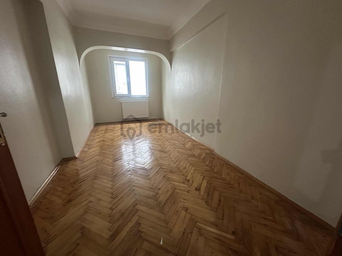 Atatürk Mahallesinde 85m2 Ara Kat 2+1 Kiralık Daire - 18