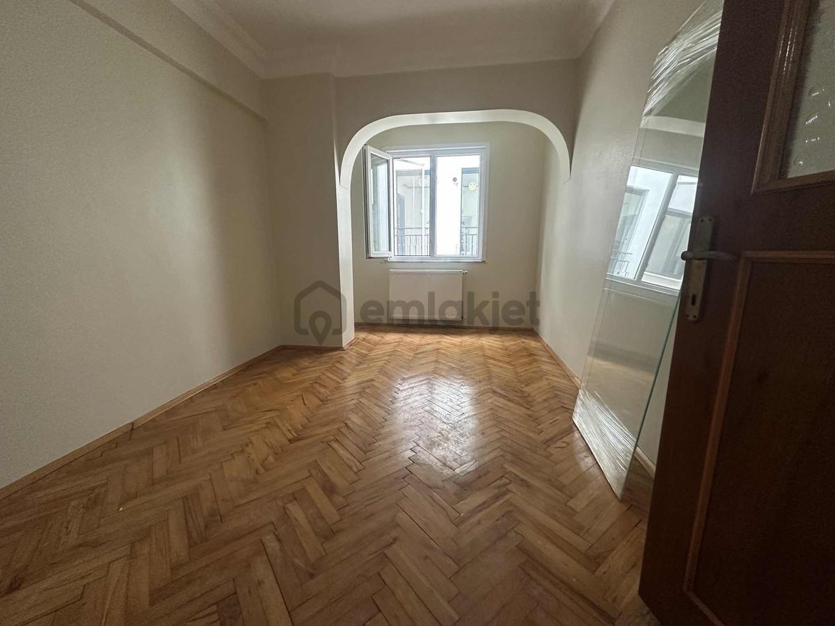 Atatürk Mahallesinde 85m2 Ara Kat 2+1 Kiralık Daire - 12