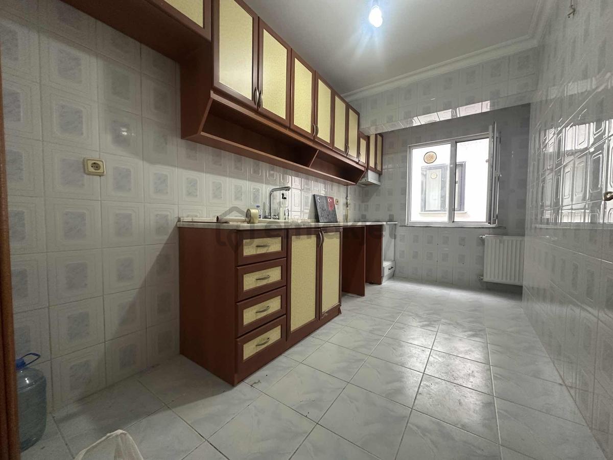 Atatürk Mahallesinde 85m2 Ara Kat 2+1 Kiralık Daire - 9