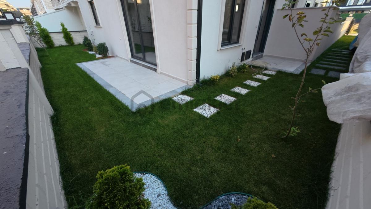 Sakarya Kocaali De Havuzlu Ayrı Mutfak Müstakil 4+1 - 8