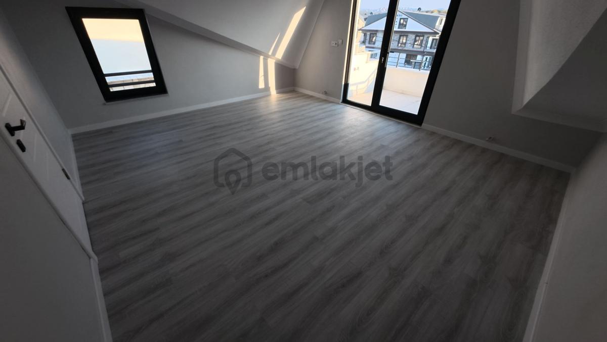 Sakarya Kocaali De Havuzlu Ayrı Mutfak Müstakil 4+1 - 34