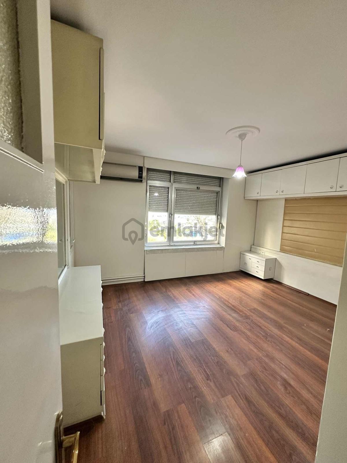 Karşıyaka Kiralık Yalı Dairesi - 14
