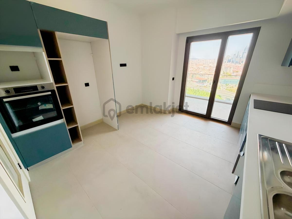 Kadıköy Emlakkonut 20.katşerefiyeli E5 Manzara Kiralık 3+1 Daire - 11