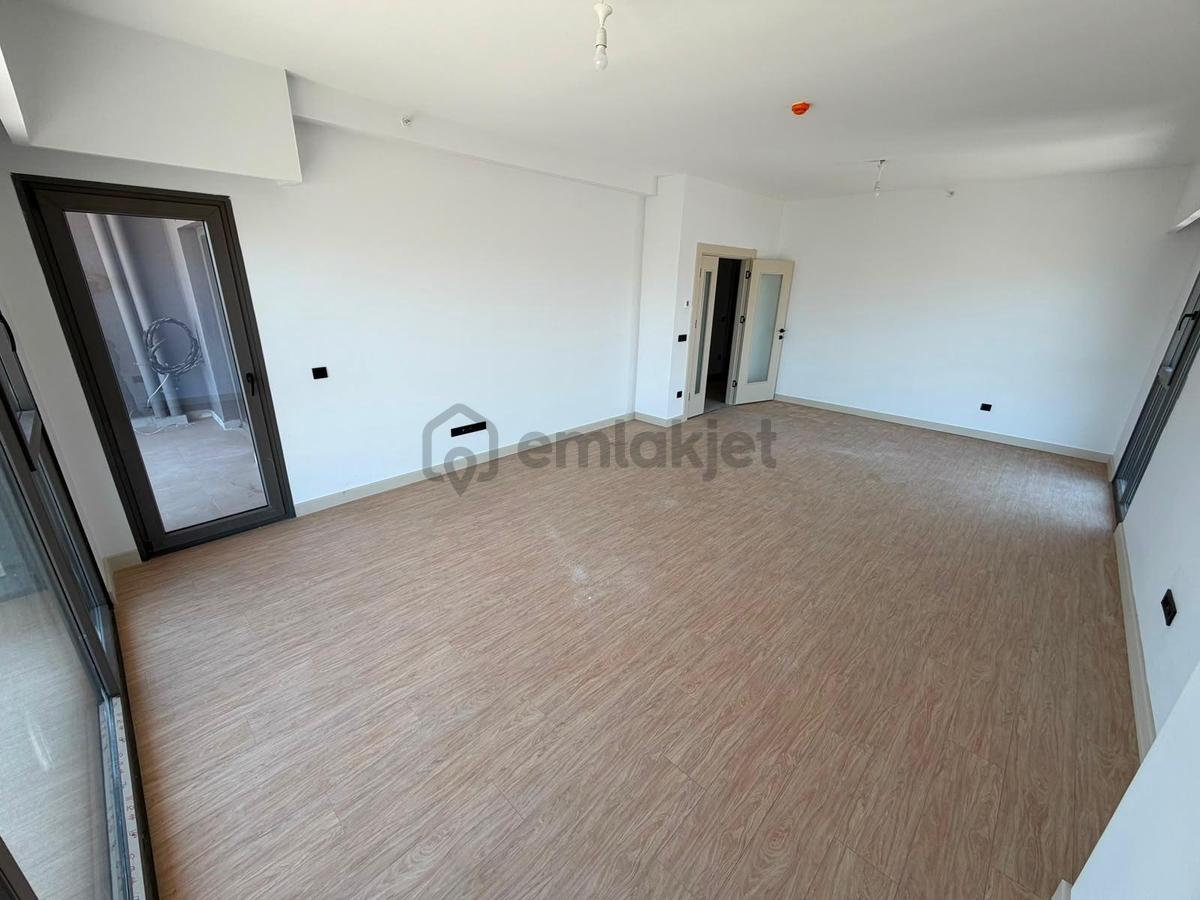Kadıköy Emlakkonut 20.katşerefiyeli E5 Manzara Kiralık 3+1 Daire - 8