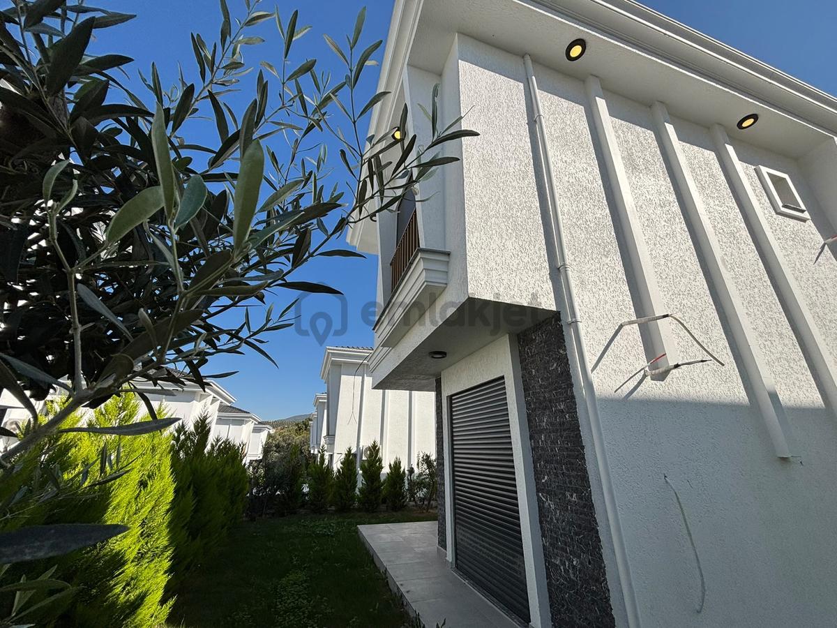 Davutlar'da Sıfr Özel Havuzlu 4+2 Satılık Villa - 34