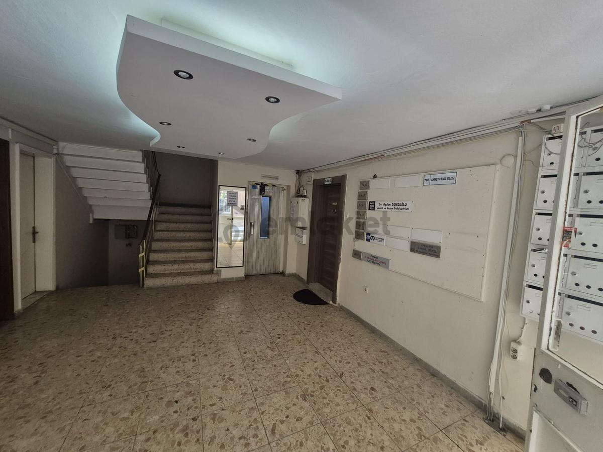 Alsancak Sağlık Sitesinde 1+1 Merkezi Konumda - 19