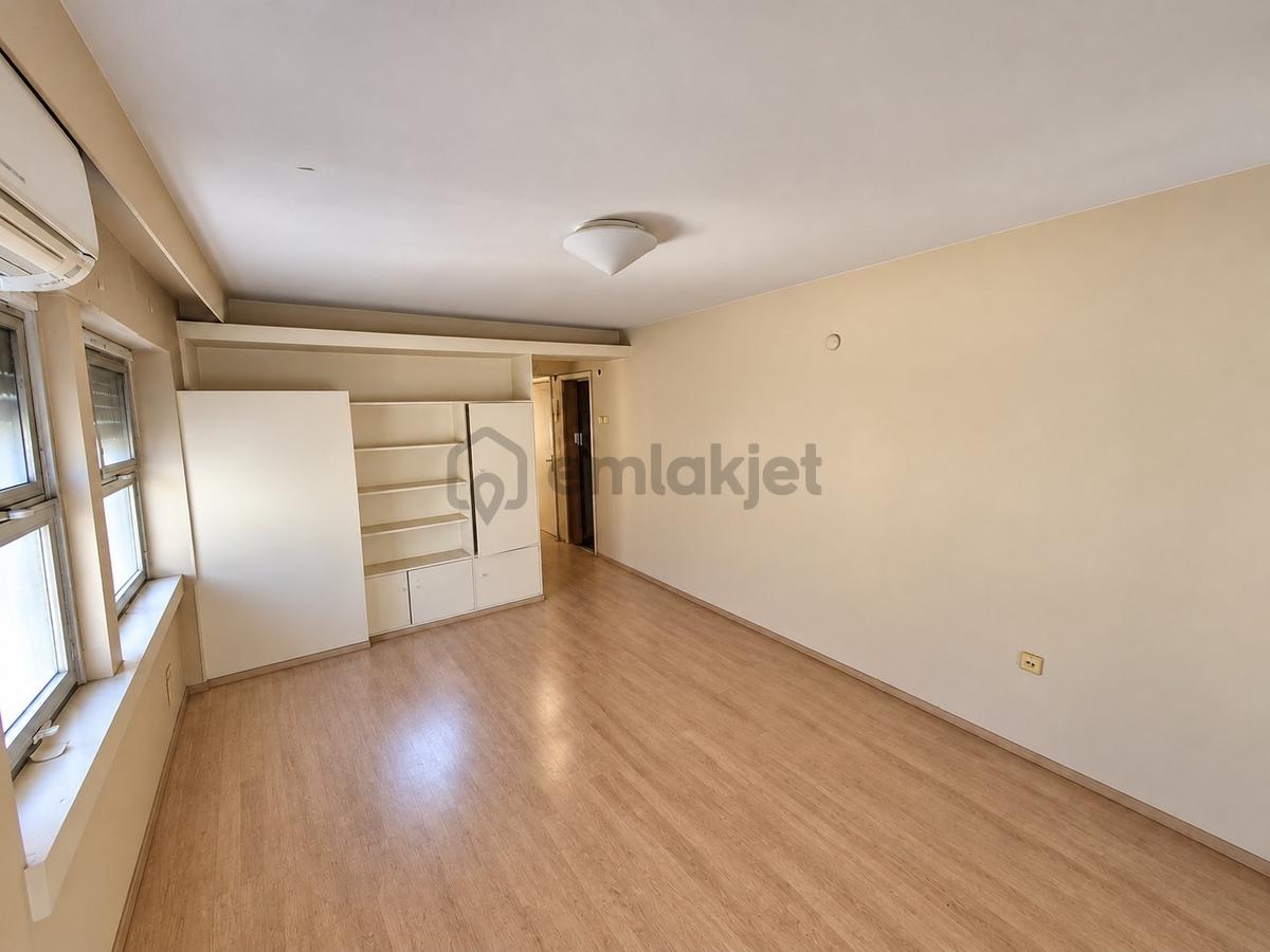 Alsancak Sağlık Sitesinde 1+1 Merkezi Konumda - 2