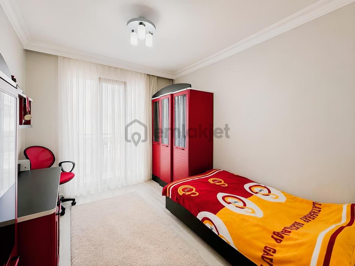 Geniş Yaşam Alanlı 3+2 Teraslı Dubleks Daire | 200 Brüt / 190 Ne - 9