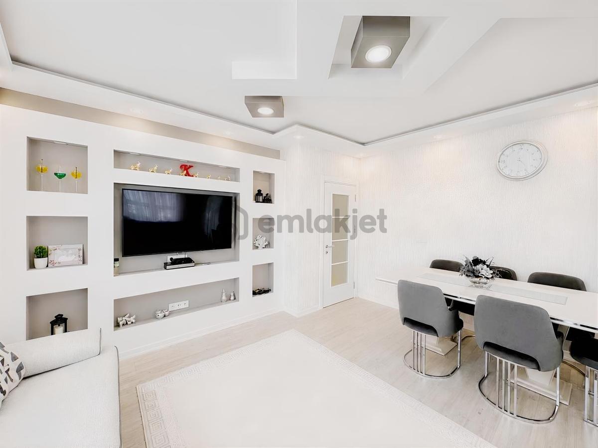 Geniş Yaşam Alanlı 3+2 Teraslı Dubleks Daire | 200 Brüt / 190 Ne - 3