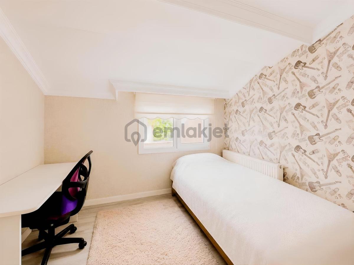 Geniş Yaşam Alanlı 3+2 Teraslı Dubleks Daire | 200 Brüt / 190 Ne - 17