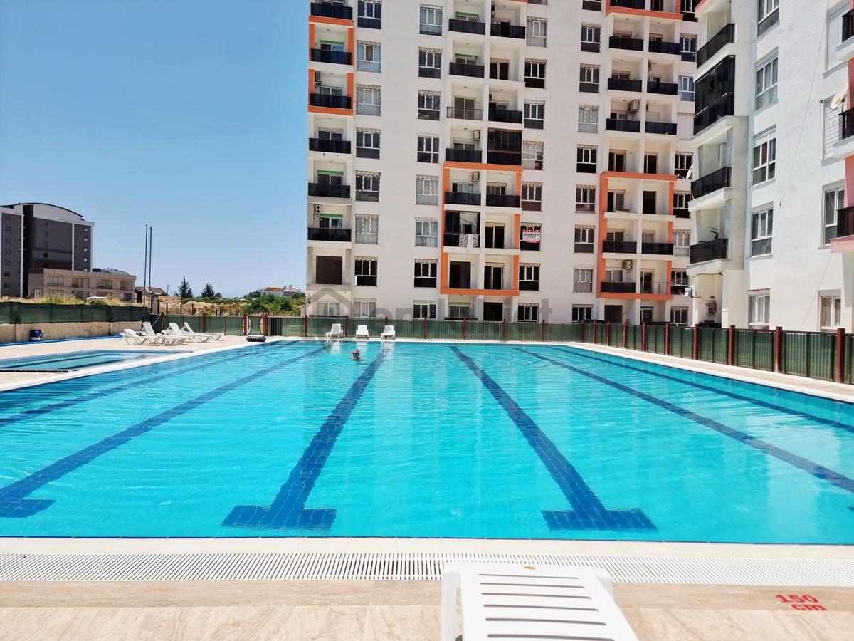 Altıntaş | Havuzlu Site İçerisinde Eşyalı 1+1 Yüksek Giriş