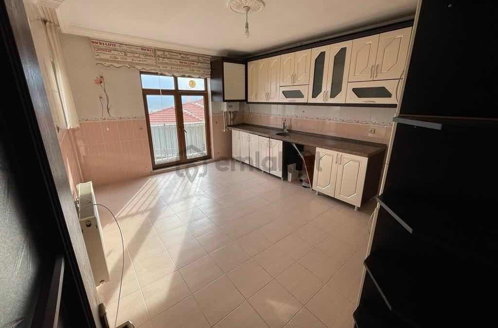 Enes Acur' Dan Şehitlik Mah. Arakat Kiralık 3+1 Daire - 4