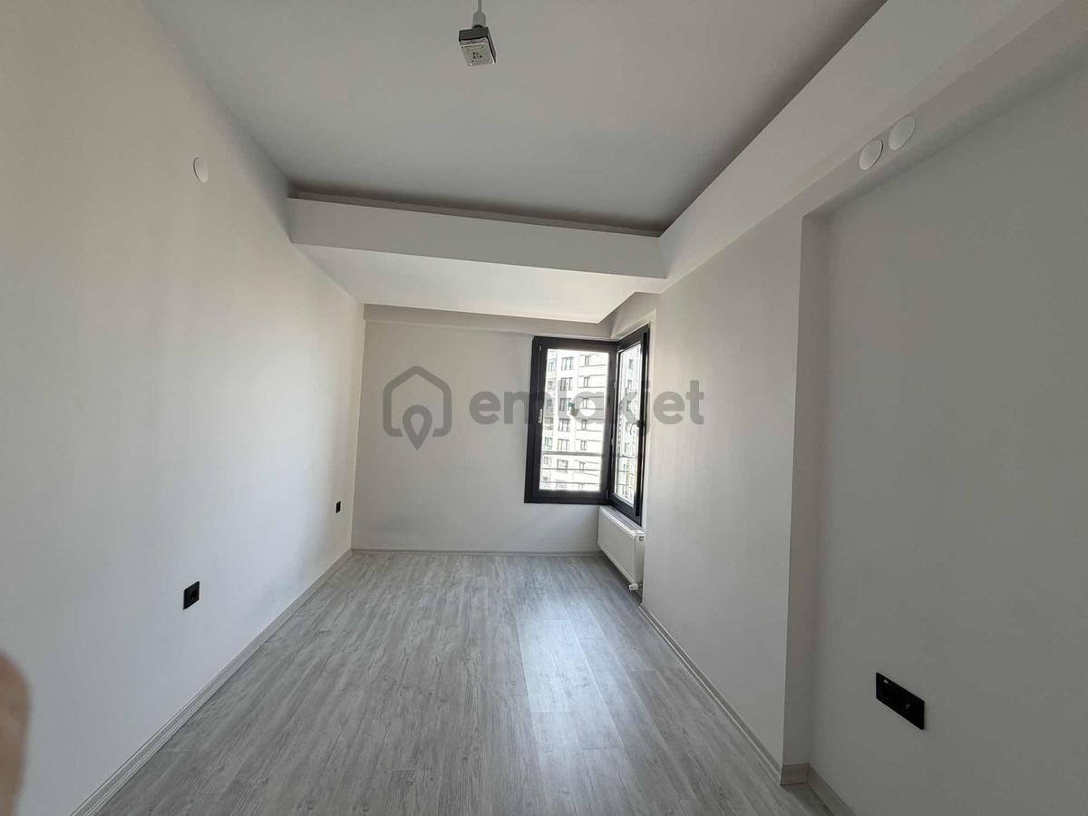 Kiralık 4+0 Daire Şehir Hastanesi Karşısı! - 15