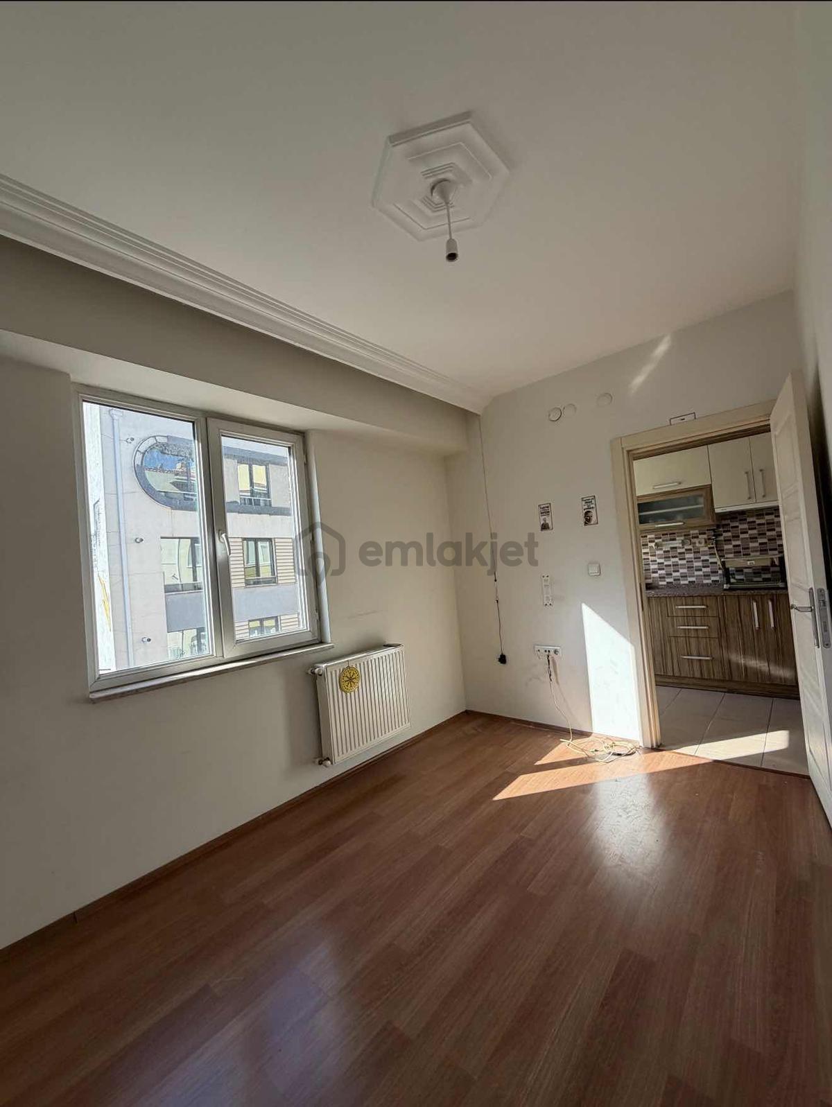Akademi'den Espark Yakını Ara Kat Ön Cephe Kiralık 1+1 - 10