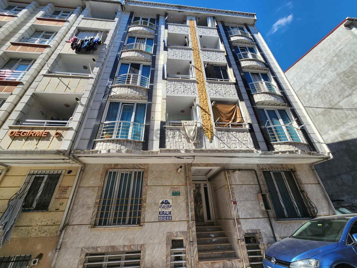 Esenyurt Balıkyolu’nda 2+1 | 105 M² Brüt | Balkonlu | Krediye Uygun, Kiracılı Daire