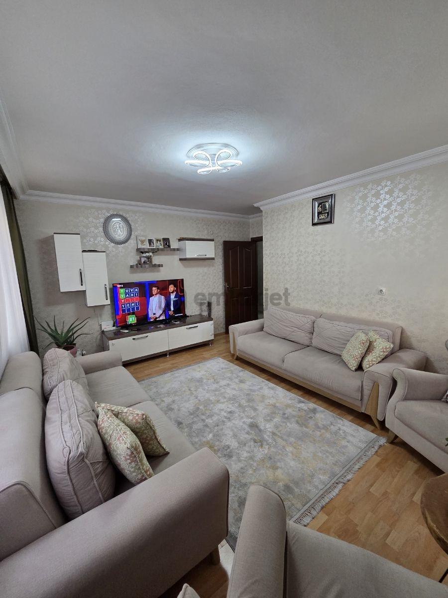 Güneş Mahallesinde 1.kat 2+1 Ayrı Mutfaklı Masrafsız Daire