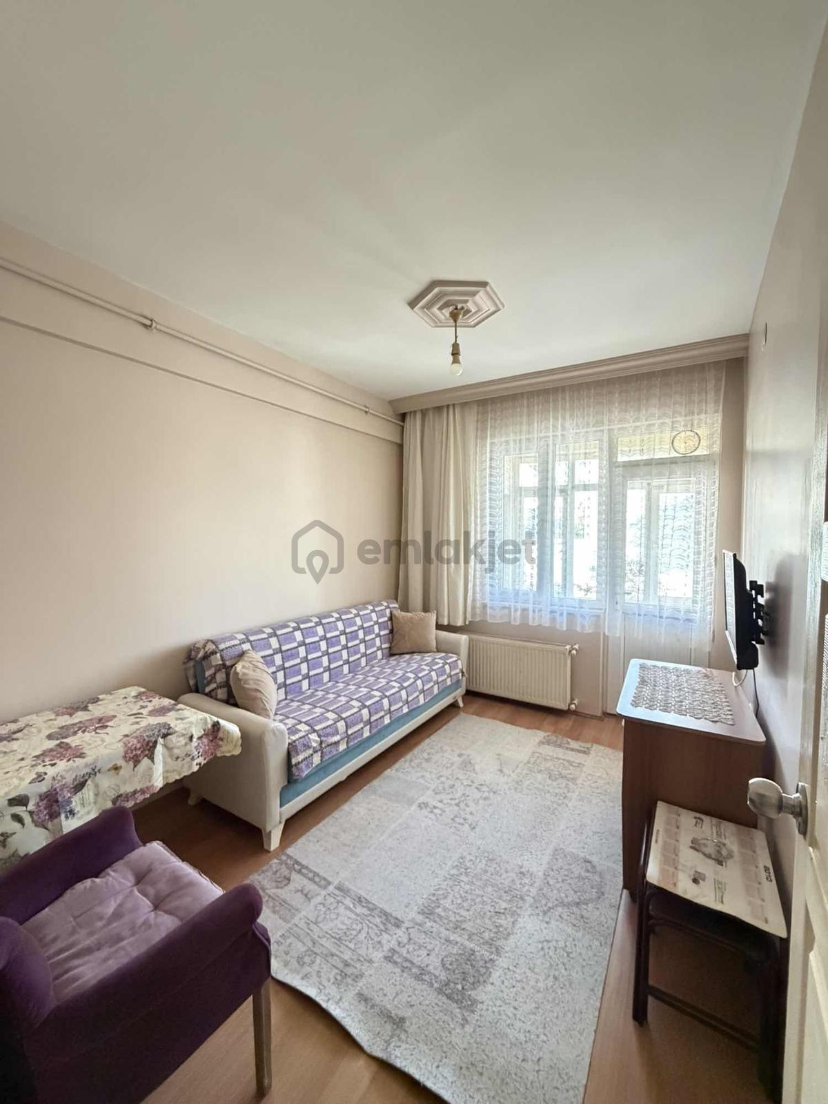 Akademi'den Espark Yakını Balkonlu Eşyalı Kiralık 1+1